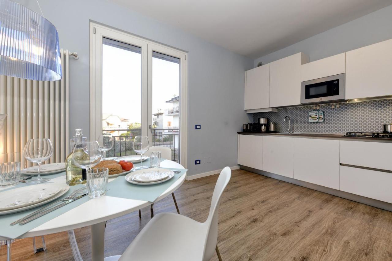 Blue Suite Apartment סירמיונה מראה חיצוני תמונה